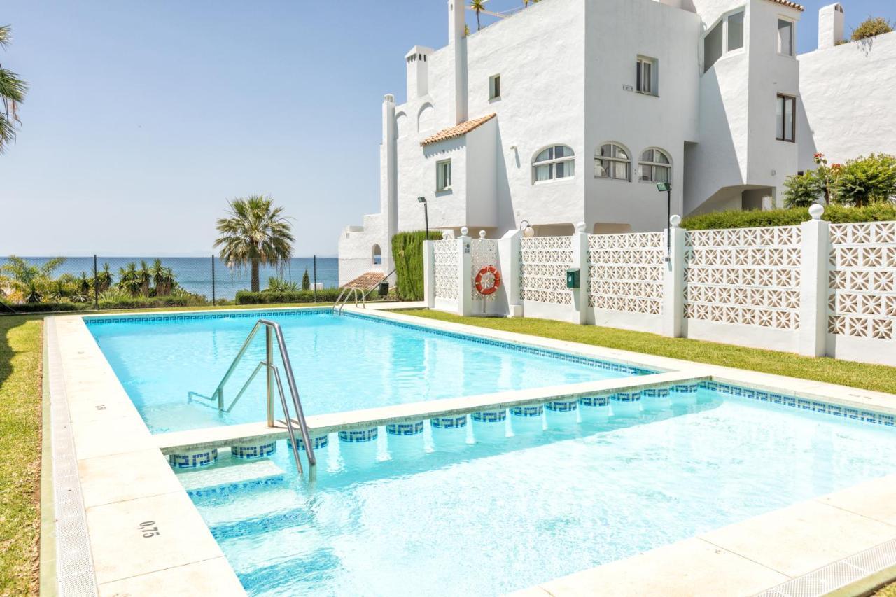 Front Sea View Penthouse Apartment Estepona Exterior photo