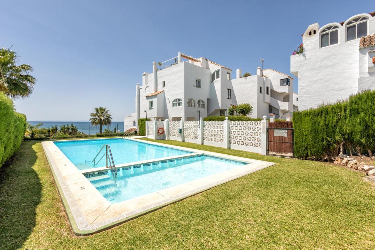 Front Sea View Penthouse Apartment Estepona Exterior photo
