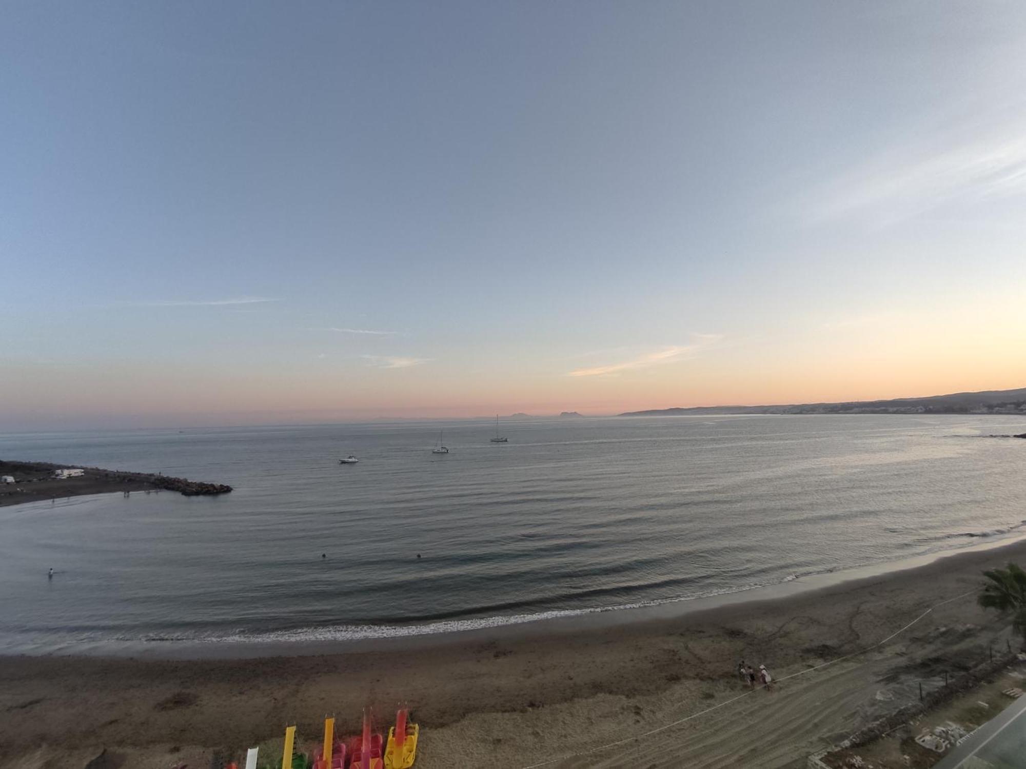 Front Sea View Penthouse Apartment Estepona Exterior photo